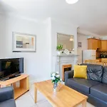 Ferienhaus 106 - The Townhouse By Shortstays - Sleeps 6
