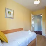 Ferienhaus 106 - The Townhouse By Shortstays - Sleeps 6