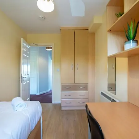 Semesterbostad 106 - The Townhouse By Shortstays - Sleeps 6 *