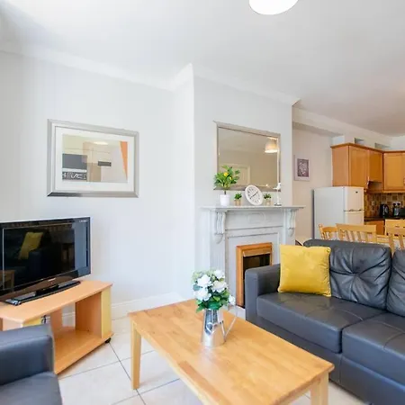 Semesterbostad 106 - The Townhouse By Shortstays - Sleeps 6