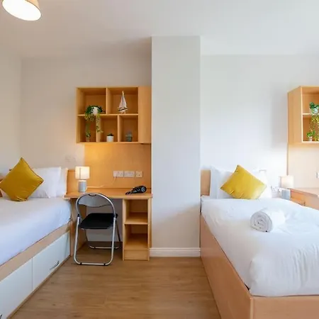 Semesterbostad 106 - The Townhouse By Shortstays - Sleeps 6 Galway