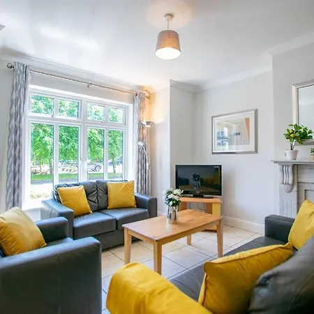 106 - The Townhouse By Shortstays - Sleeps 6 Semesterbostad *