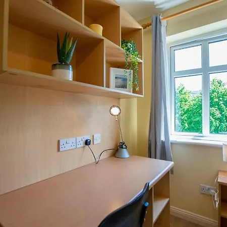 106 - The Townhouse By Shortstays - Sleeps 6