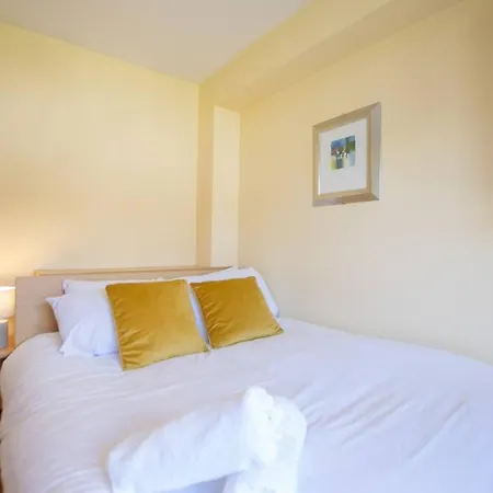 Casa de Férias 106 - The Townhouse By Shortstays Galway
