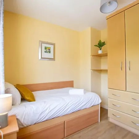 106 - The Townhouse By Shortstays Casa de Férias *