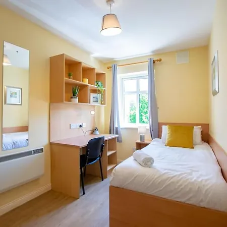 106 - The Townhouse By Shortstays Casa de Férias *