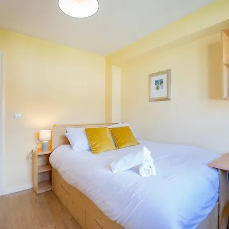 Prázdninový dům 106 - The Townhouse By Shortstays - Sleeps 6 Galway