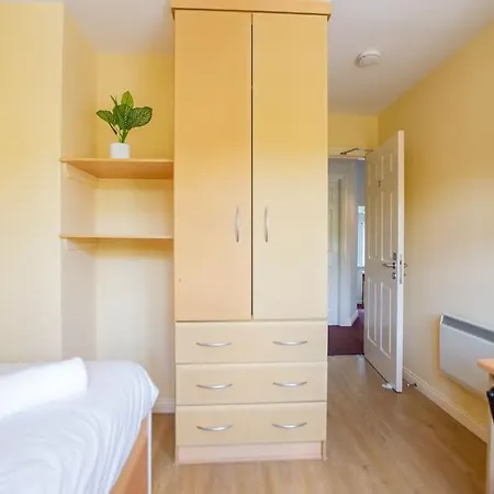 Holiday home 106 - The Townhouse By Shortstays *